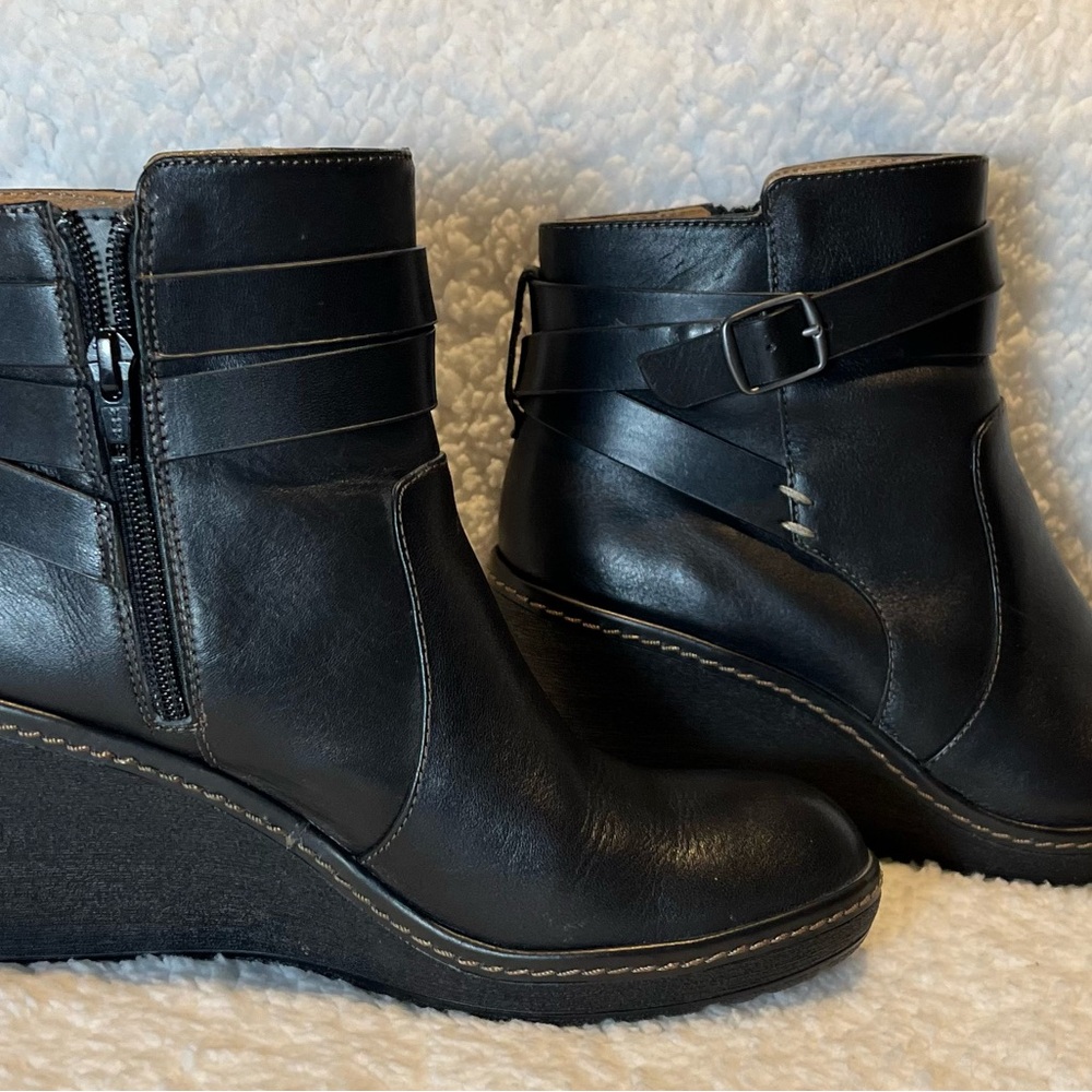 Sofft Black Leather Wedge Boots